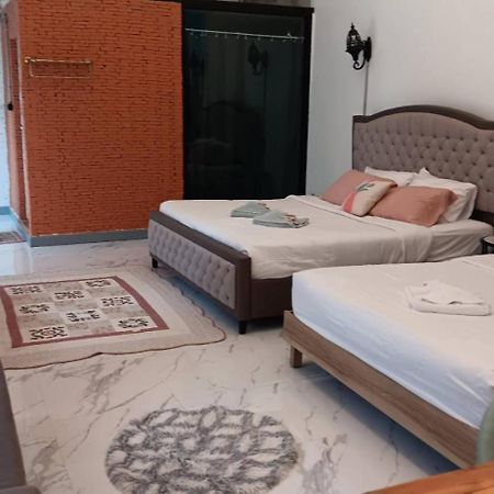 Pangsapuri 22 m² dengan 5 bilik tidur dan 7 bilik mandi peribadi di Ban Pom Phra Nakhon Si Ayutthaya Luaran gambar