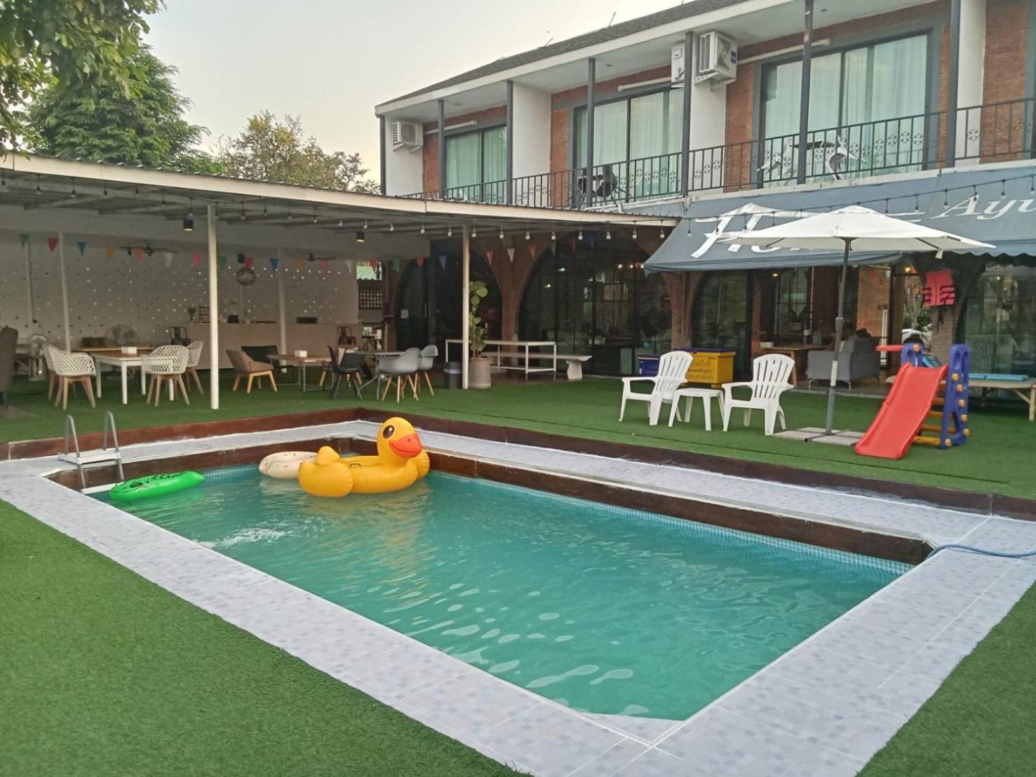 Pangsapuri 22 m² dengan 5 bilik tidur dan 7 bilik mandi peribadi di Ban Pom Phra Nakhon Si Ayutthaya Luaran gambar