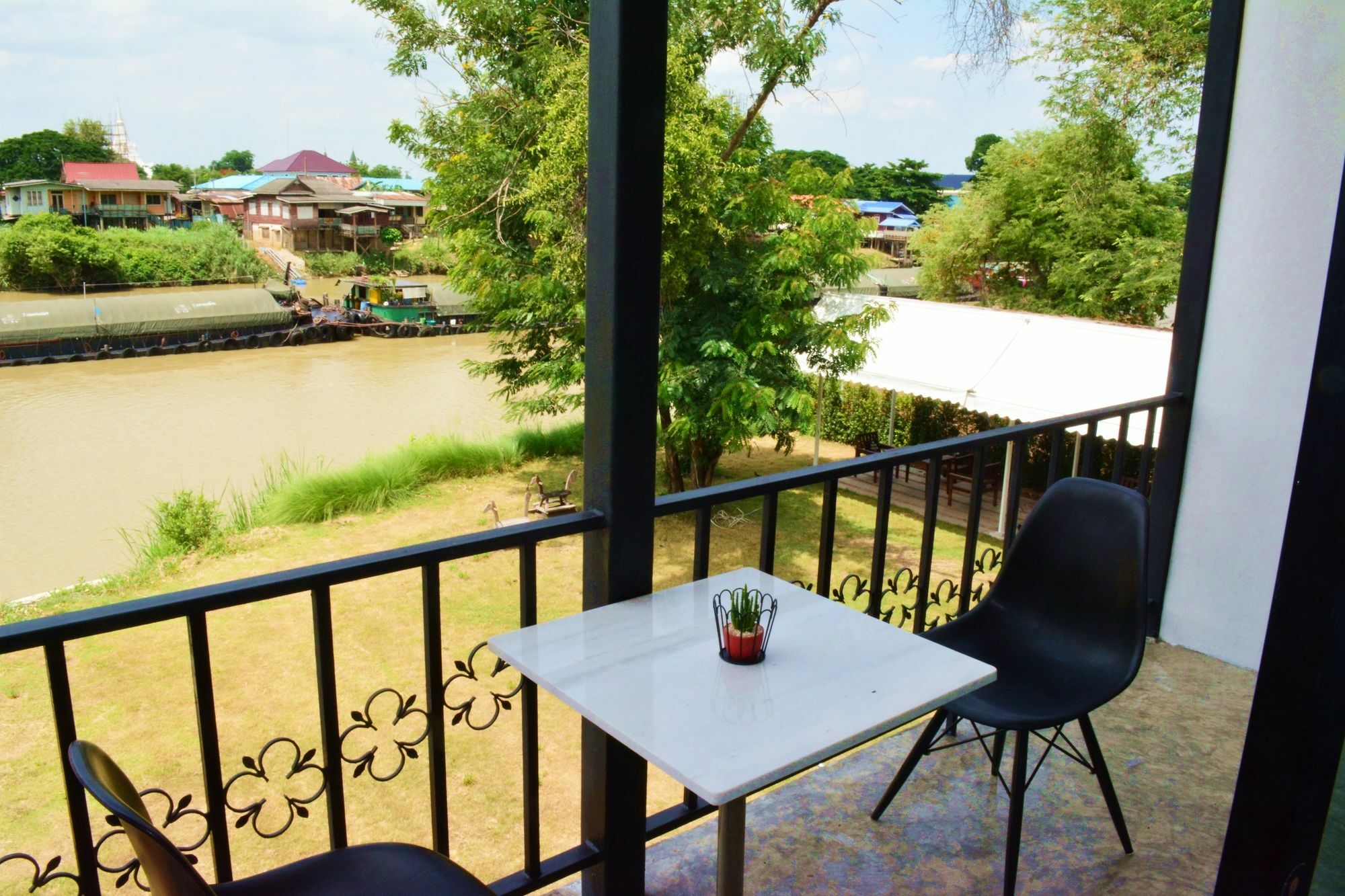 Pangsapuri 22 m² dengan 5 bilik tidur dan 7 bilik mandi peribadi di Ban Pom Phra Nakhon Si Ayutthaya Luaran gambar