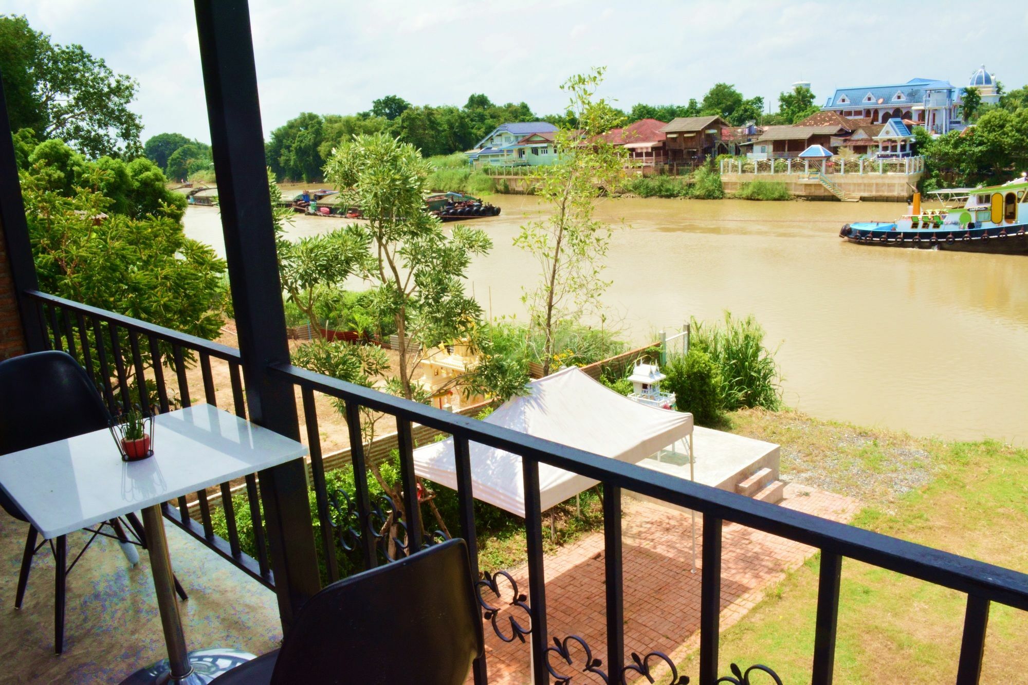 Pangsapuri 22 m² dengan 5 bilik tidur dan 7 bilik mandi peribadi di Ban Pom Phra Nakhon Si Ayutthaya Luaran gambar