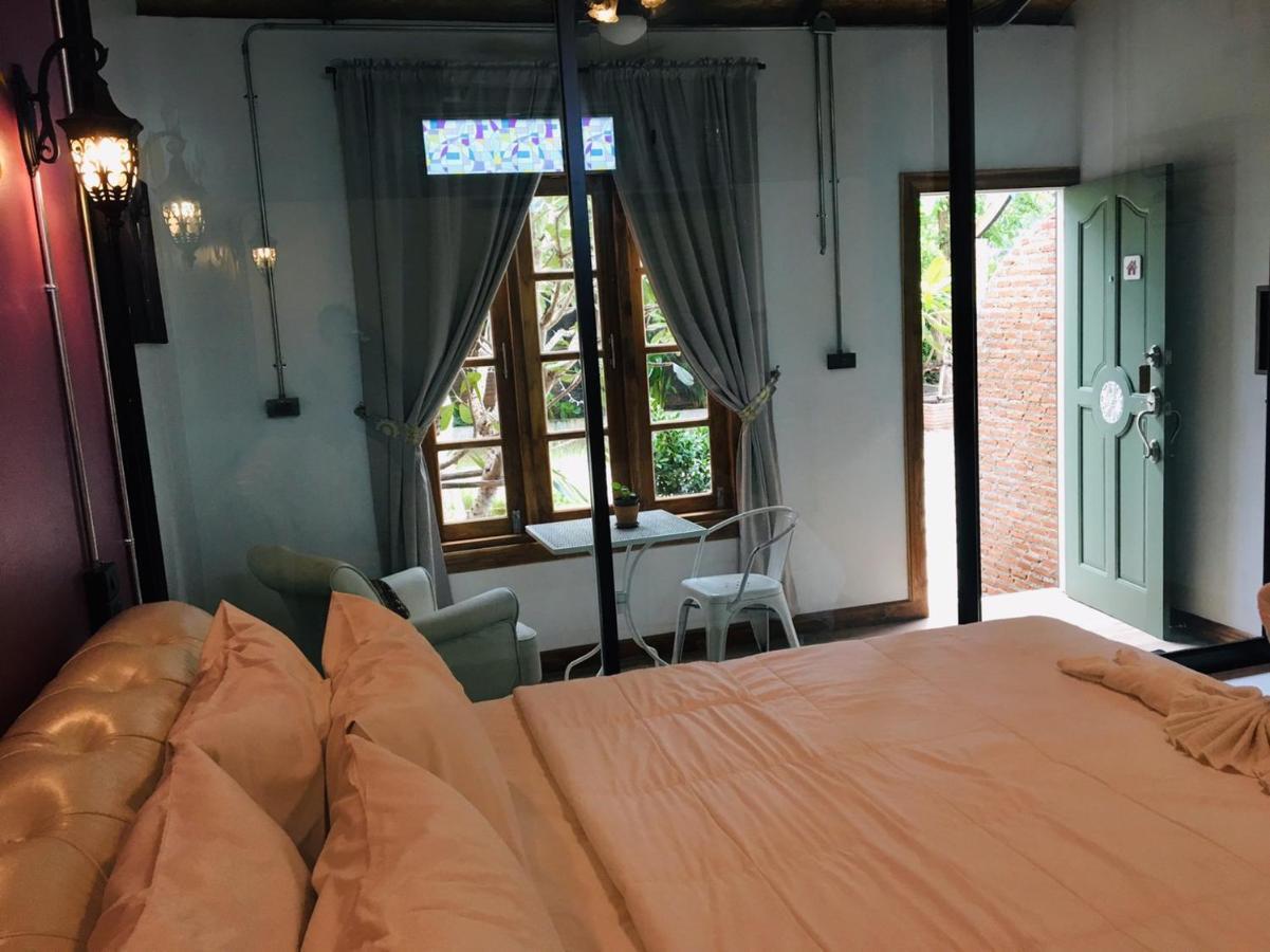 Pangsapuri 22 m² dengan 5 bilik tidur dan 7 bilik mandi peribadi di Ban Pom Phra Nakhon Si Ayutthaya Luaran gambar